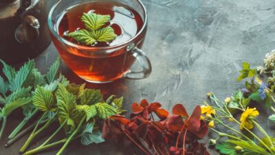 Chás para ansiedade: Ervas calmantes que ajudam a reduzir o estresse